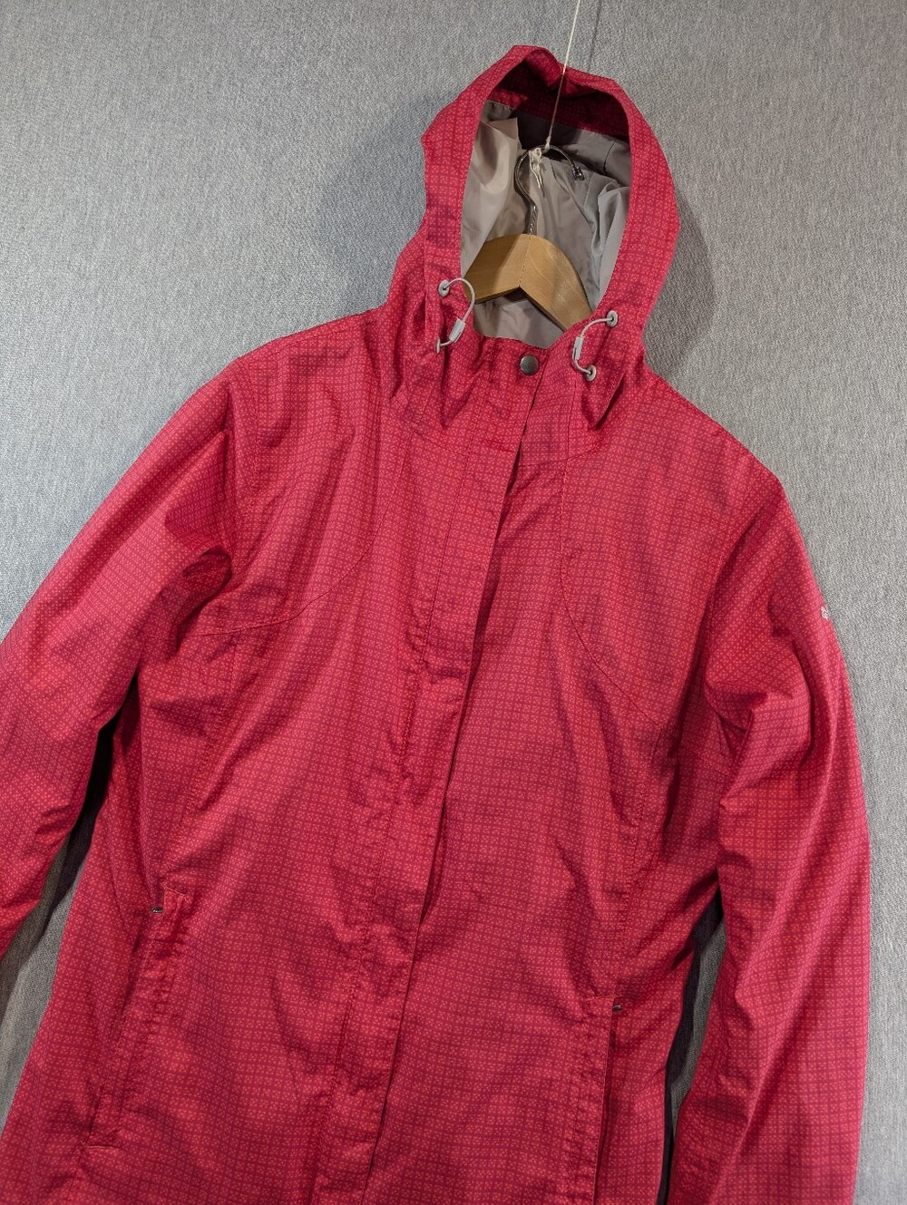 Columbia Omni-Tech Waterproof Breathable Jacket Women's Large Pink Grid Pattern